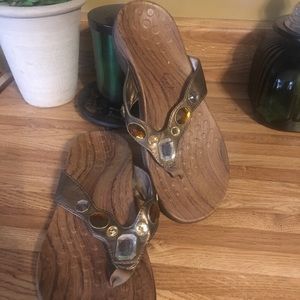 Bionic bronze Sandels